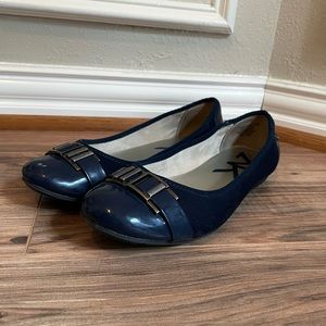 Anne Klein Women’s US 8.5M Navy Round Toe Ballet Flat Shoes